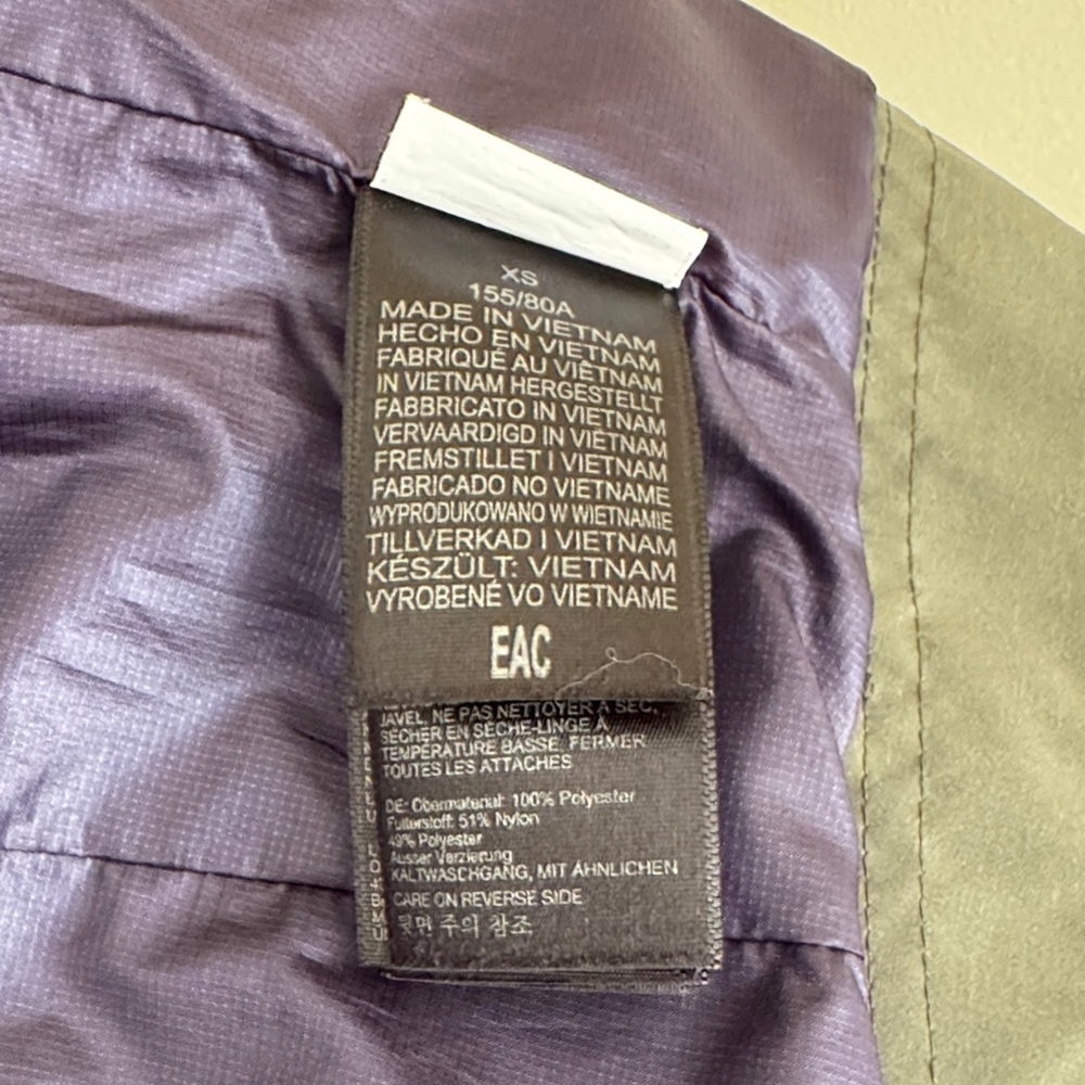 Marmot Forest Green Rain Jacket with Purple Lining - Picture 9 of 13